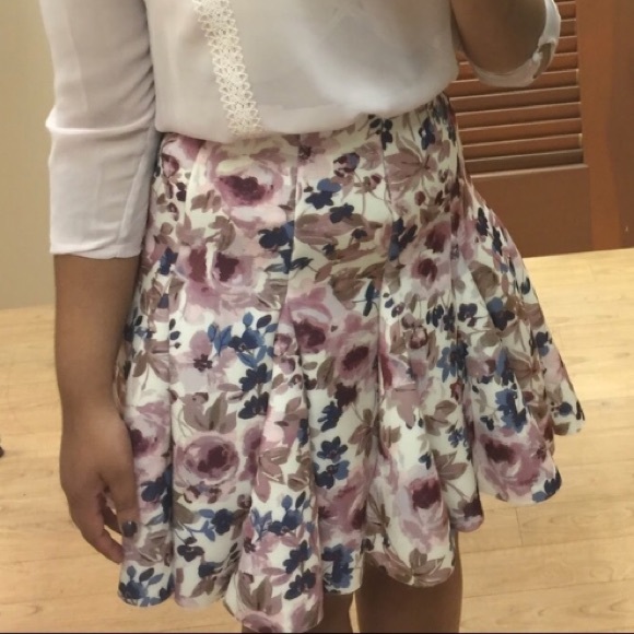 LC Lauren Conrad Dresses & Skirts - LC Runway Collection Whisper Pink Floral Skirt